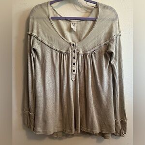 EUC~We The Free Long Sleeve Top